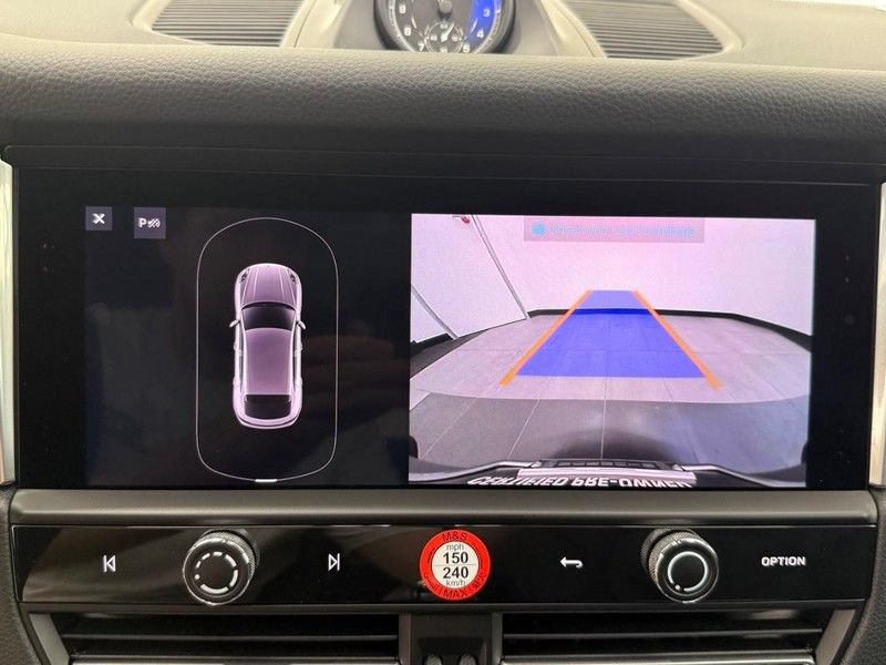 Certified 2025 Porsche Macan AWD/4WD image 23