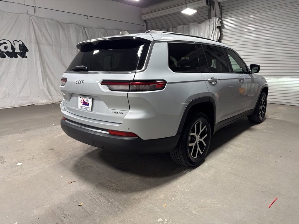 Used 2024 Jeep Grand Cherokee L Limited w/ Luxury Tech Group II image 7