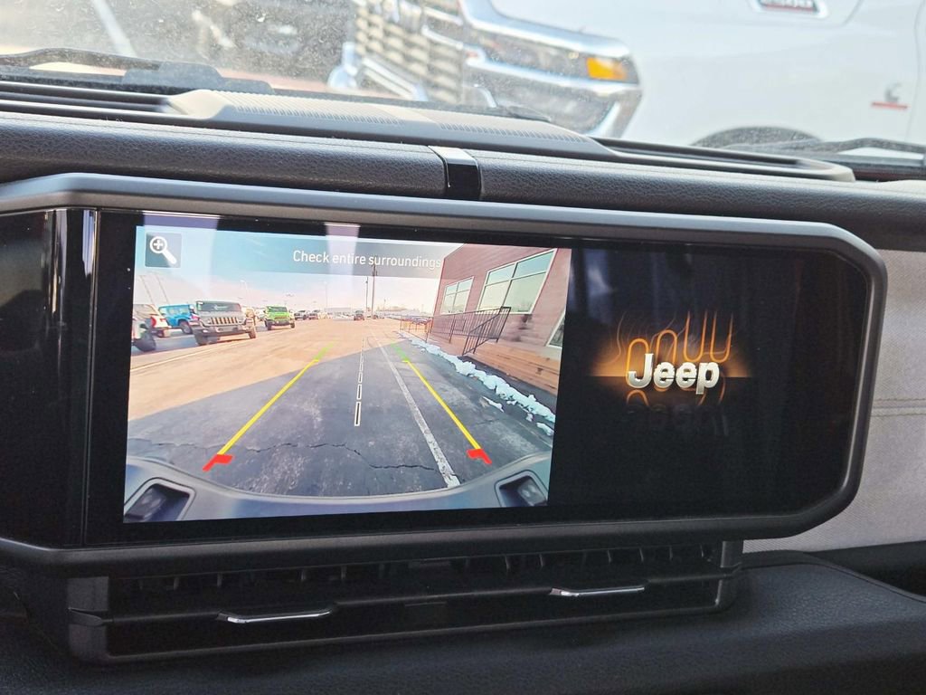 Used 2024 Jeep Gladiator Sport image 30