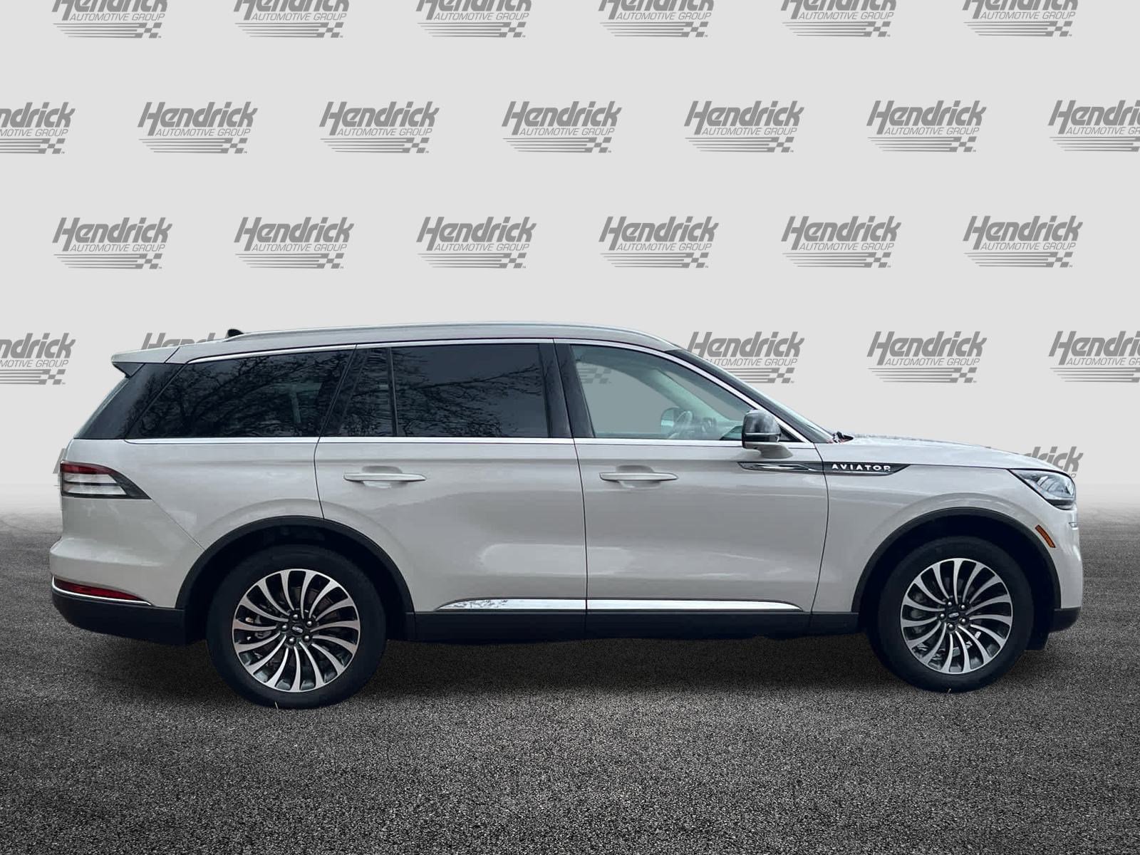 Used 2023 Lincoln Aviator Reserve w/ Elements Package Plus image 9
