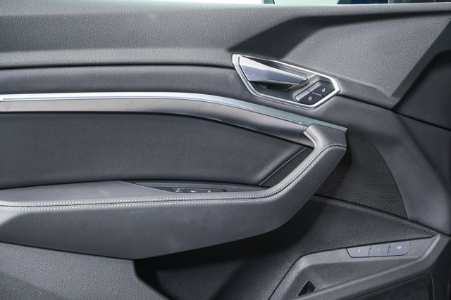 Used 2021 Audi e-tron Premium w/ Convenience Plus Package image 6