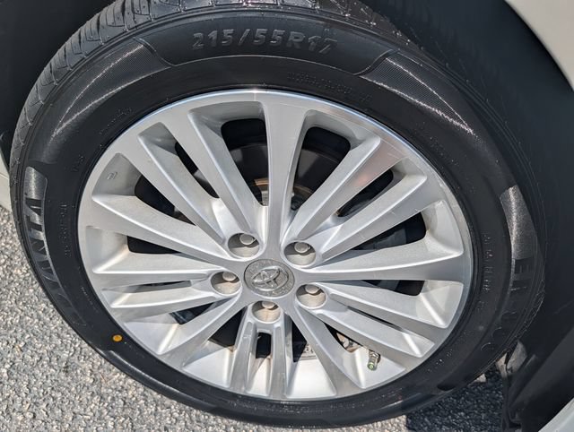 Used 2014 Toyota Avalon Limited w/ Technology Package FWD image 28