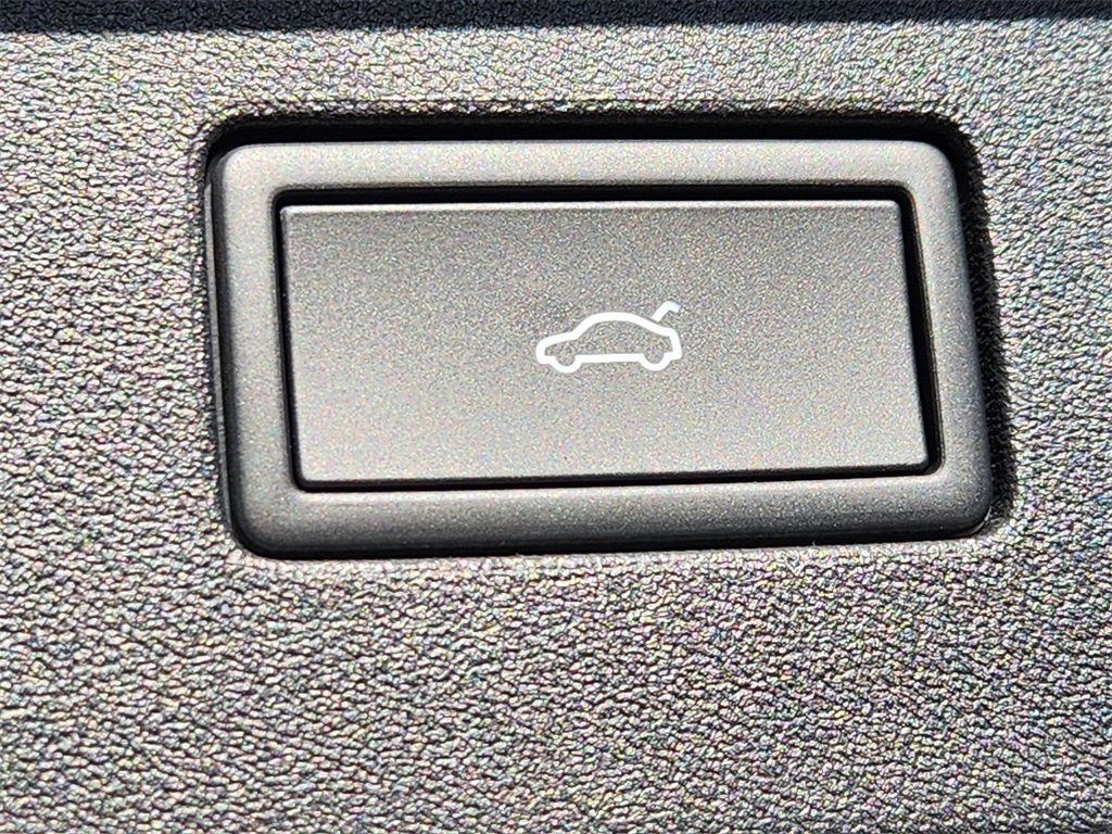 New 2026 Volkswagen Tiguan SEL R-Line image 24