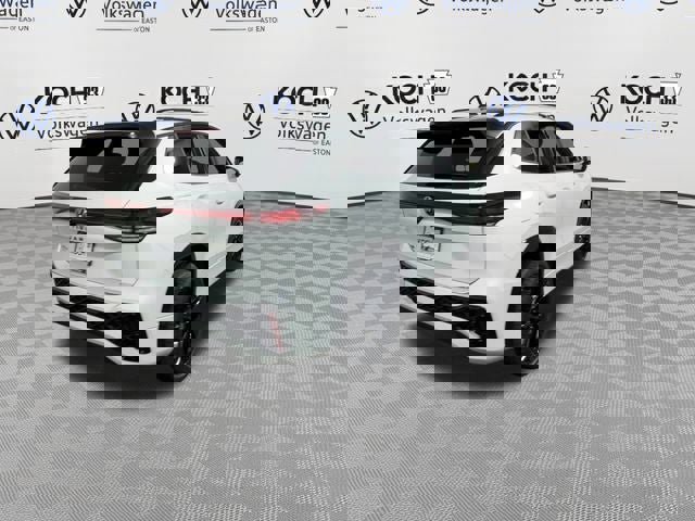 New 2025 Volkswagen Tiguan SE R-Line image 8