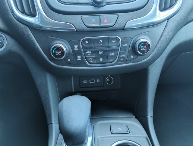 Used 2024 Chevrolet Equinox LT FWD image 17