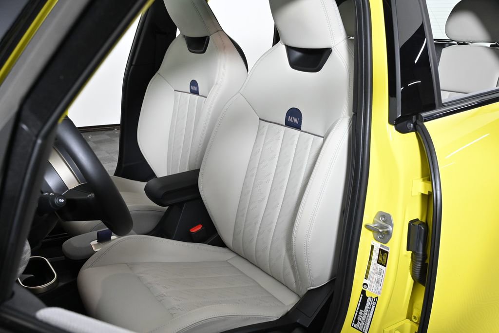 Certified 2025 MINI Cooper S image 23