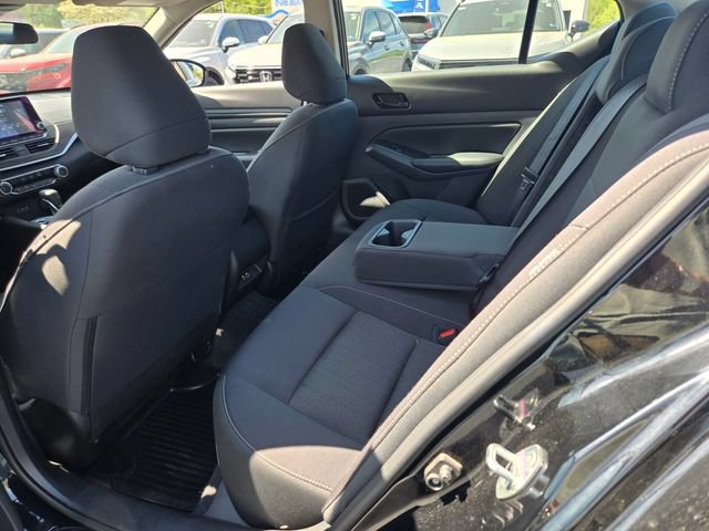 Used 2025 Nissan Altima 2.5 SV FWD image 16