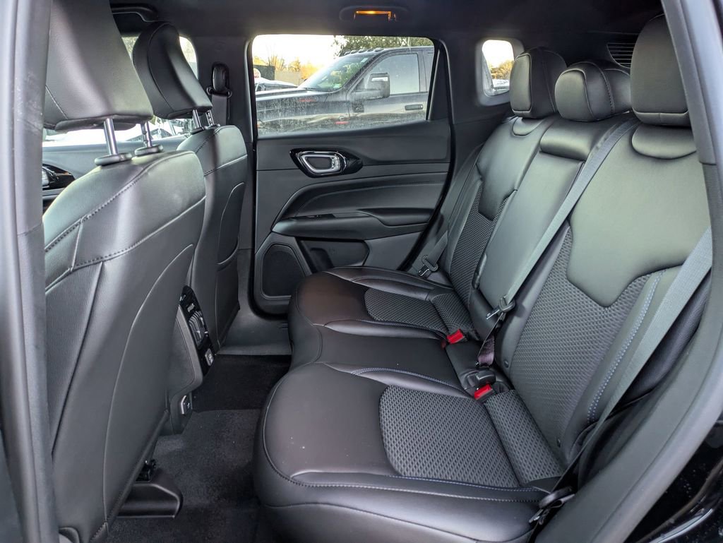 New 2026 Jeep Compass Latitude AWD/4WD image 23