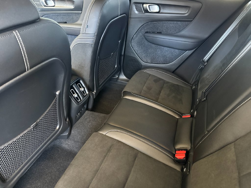 Certified 2023 Volvo C40 P8 Recharge Ultimate AWD/4WD image 11