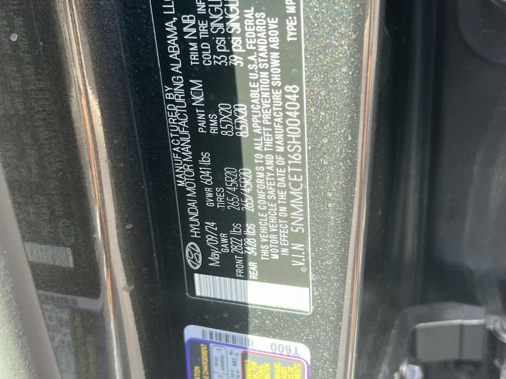 New 2025 Genesis Electrified GV70 w/ Prestige Package AWD/4WD image 17