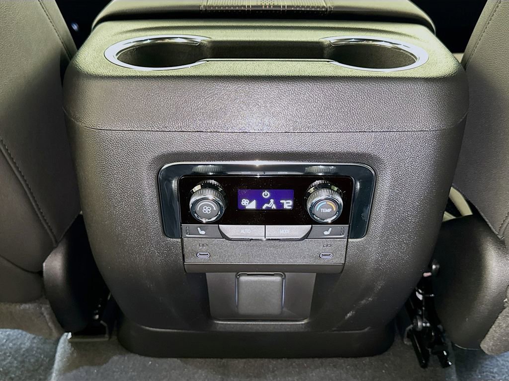 New 2026 Chevrolet Suburban High Country image 14