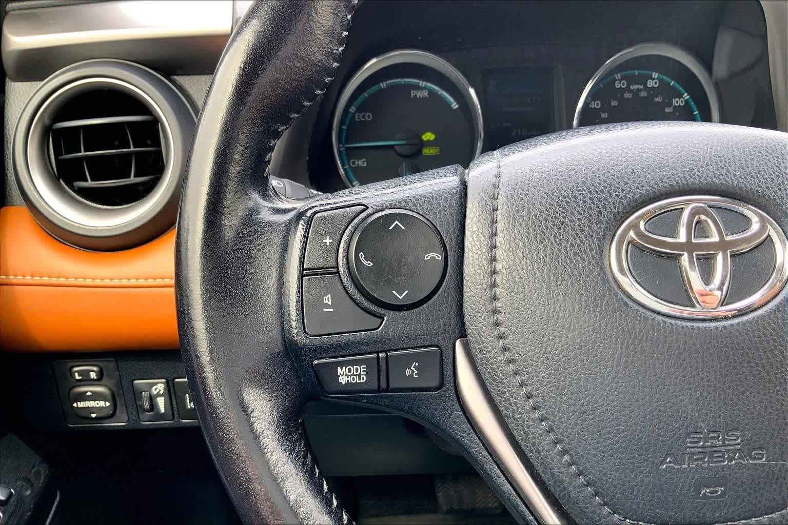 Used 2016 Toyota RAV4 Limited AWD/4WD image 24