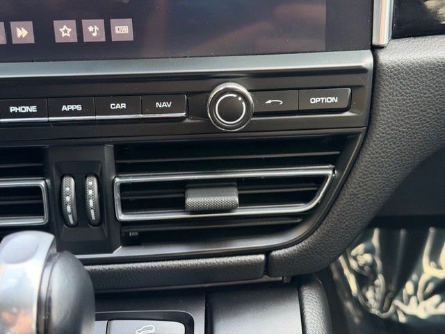 Used 2019 Porsche Macan image 39