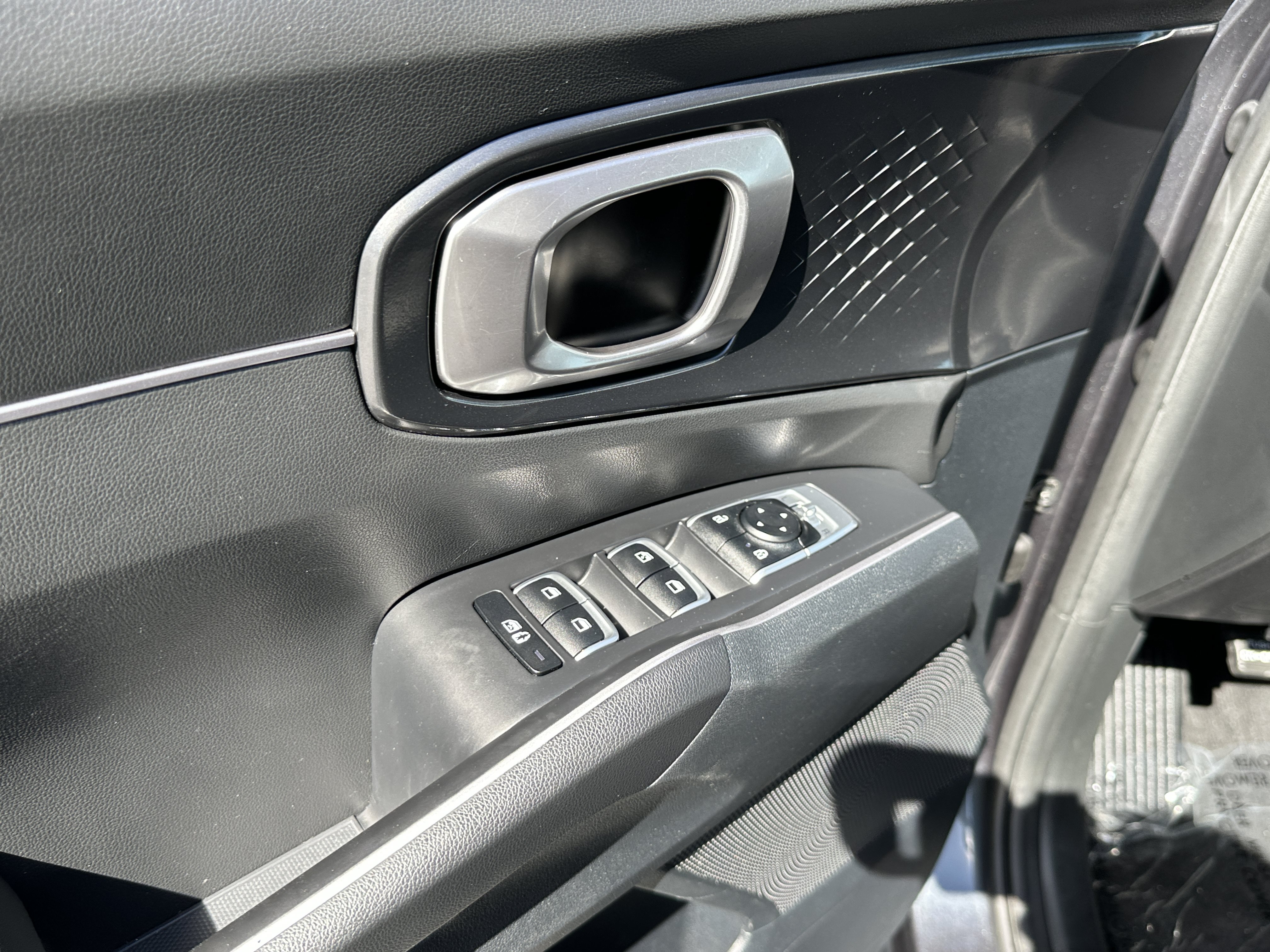 Certified 2023 Kia Sorento S FWD image 23