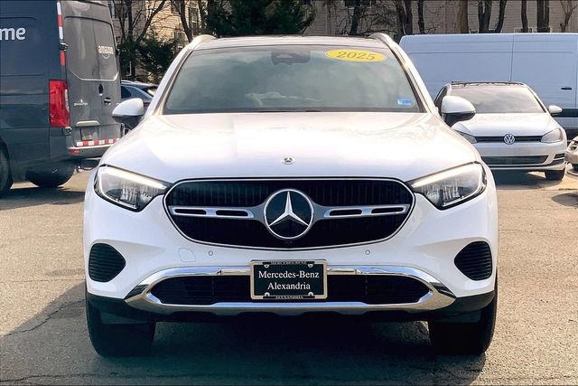 Used 2025 Mercedes-Benz GLC 300 4MATIC image 2