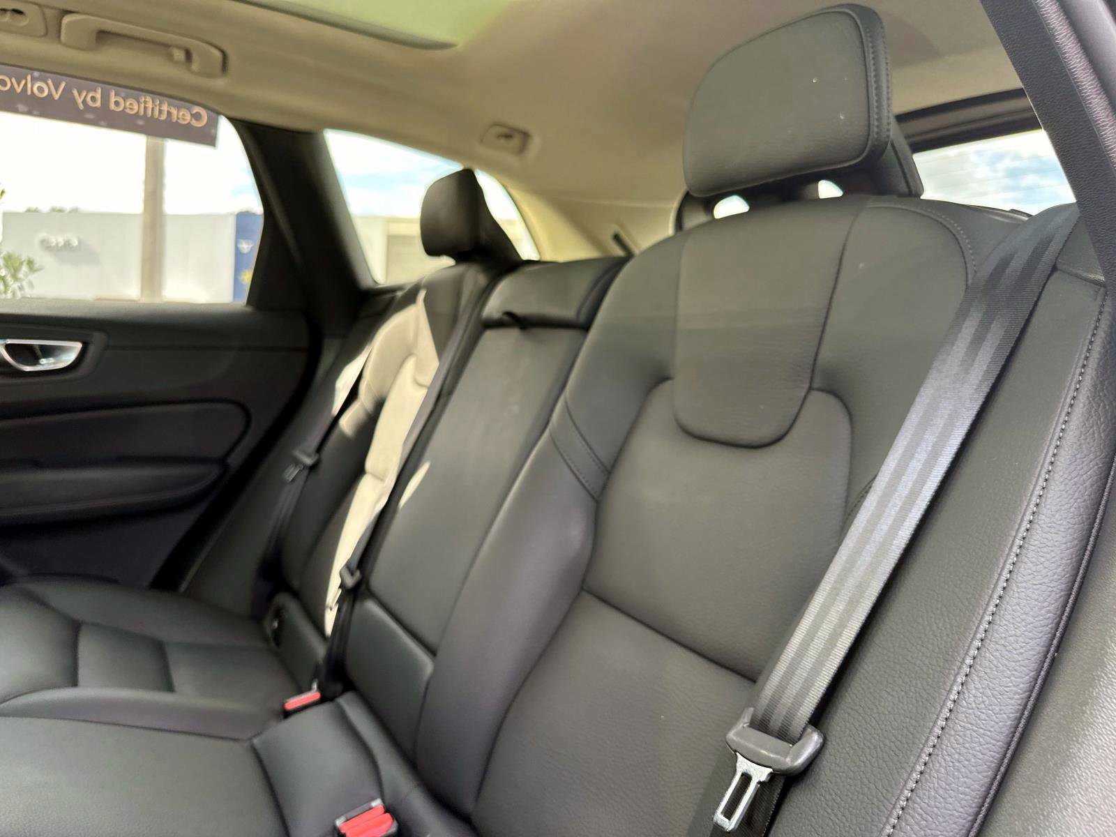 Certified 2025 Volvo XC60 B5 Plus image 14
