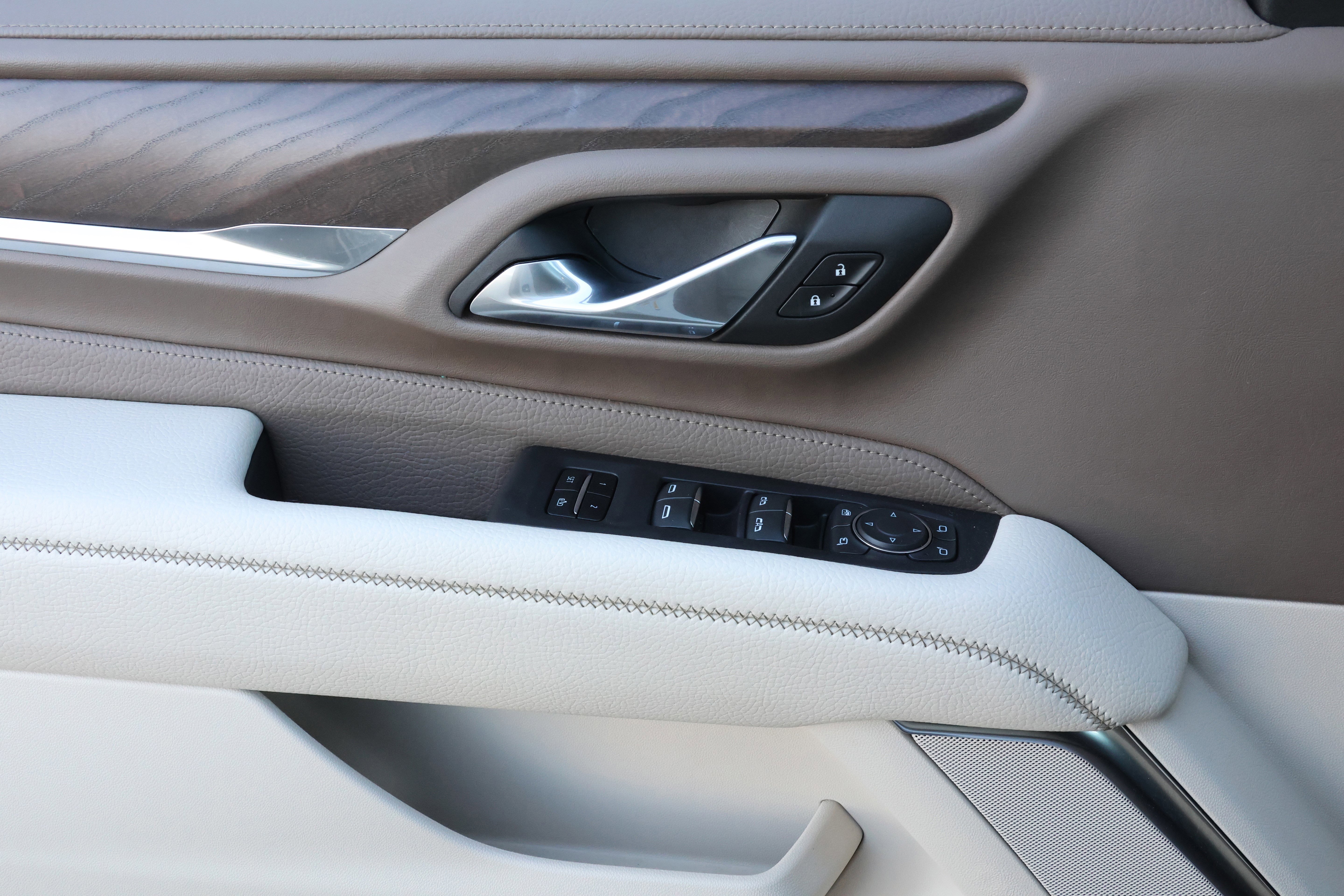 Used 2024 GMC Yukon XL Denali w/ Denali Reserve Package image 12