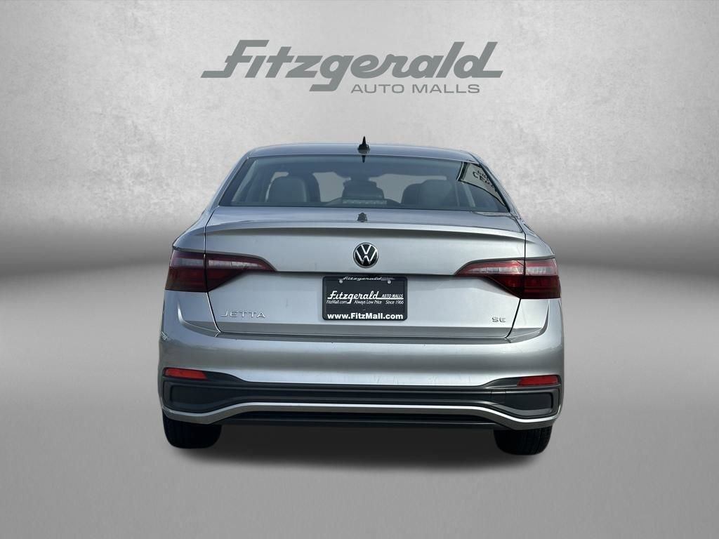 Used 2024 Volkswagen Jetta SE image 6