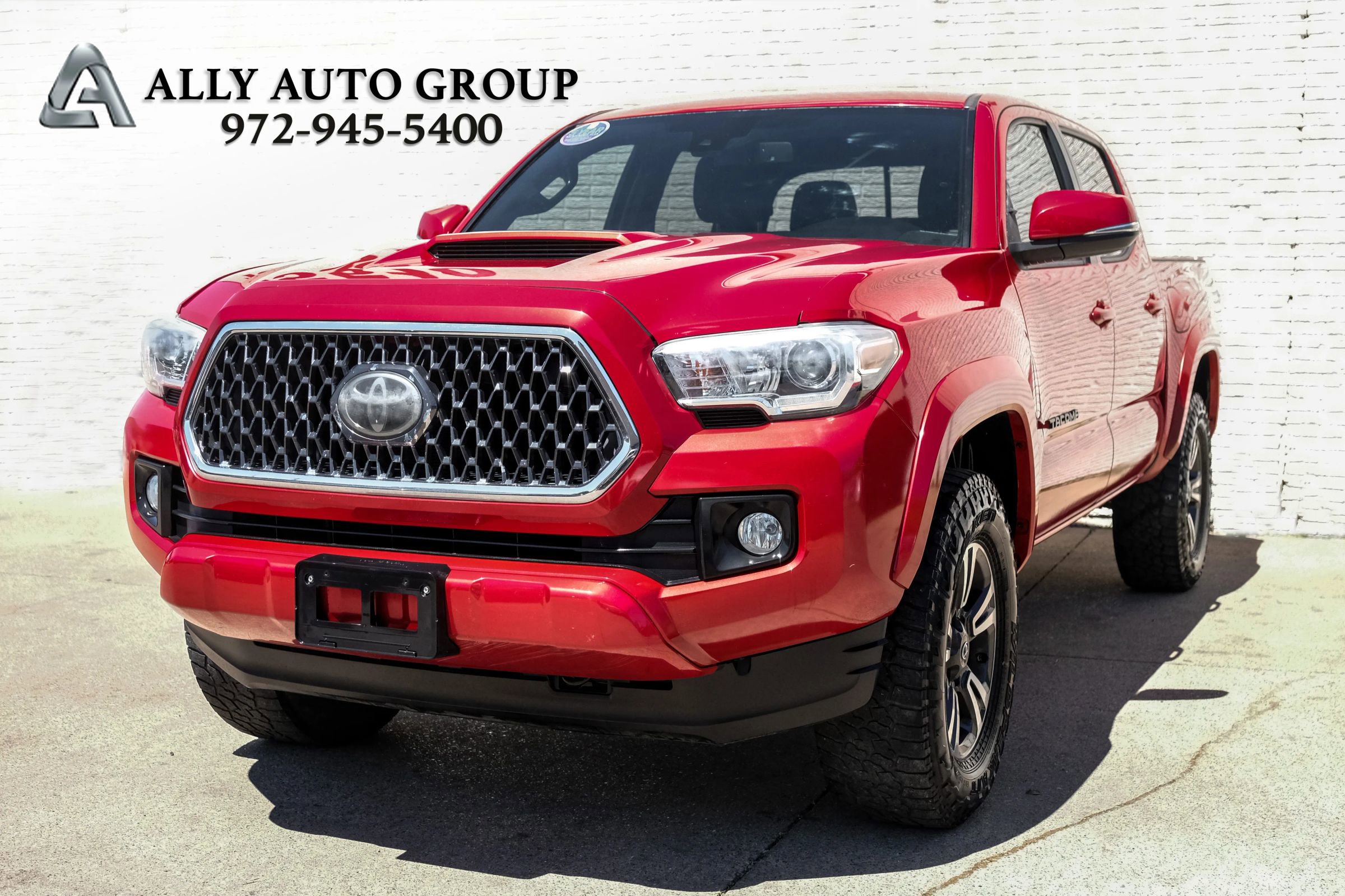 Used 2018 Toyota Tacoma TRD Sport w/ Technology Package RWD image 1