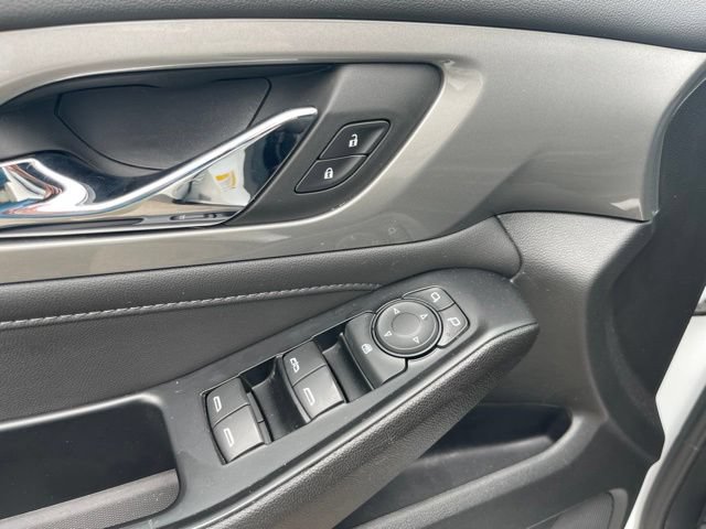 Used 2023 Chevrolet Traverse LT FWD image 14