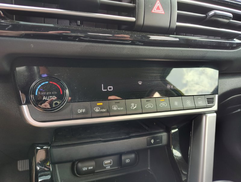 Used 2022 Kia Seltos SX AWD/4WD image 16