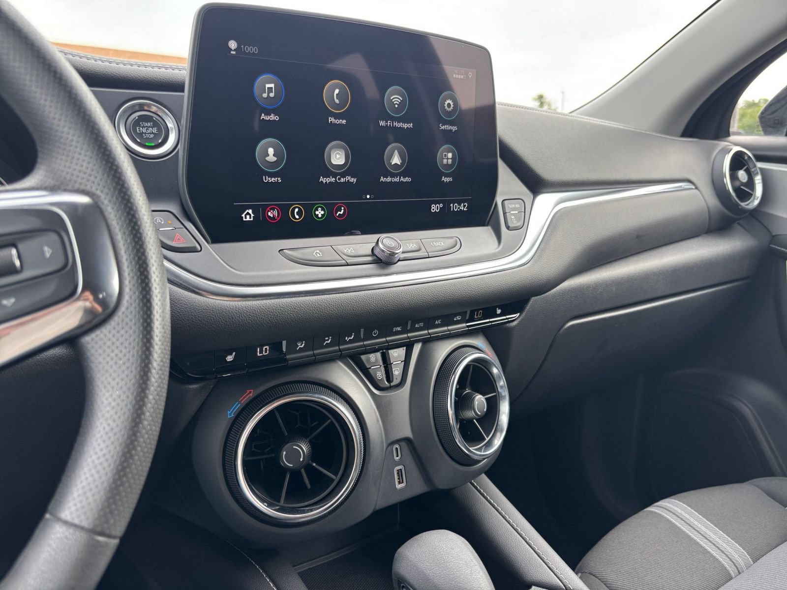 Used 2025 Chevrolet Blazer LT FWD image 17