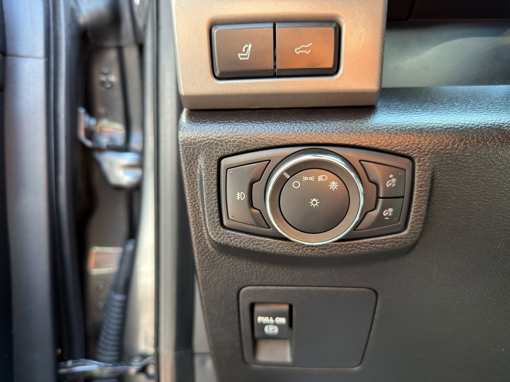 Used 2020 Ford Expedition XLT w/ Equipment Group 202A AWD/4WD image 24