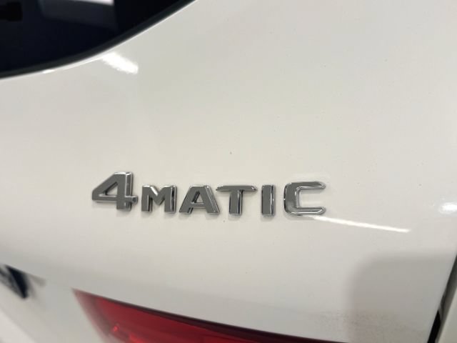 Used 2019 Mercedes-Benz GLC 300 4MATIC image 11