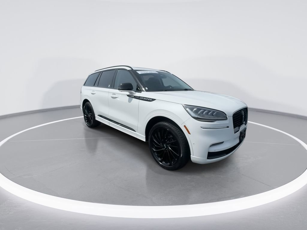 Used 2023 Lincoln Aviator Reserve w/ Jet Appearance Package AWD/4WD image 2
