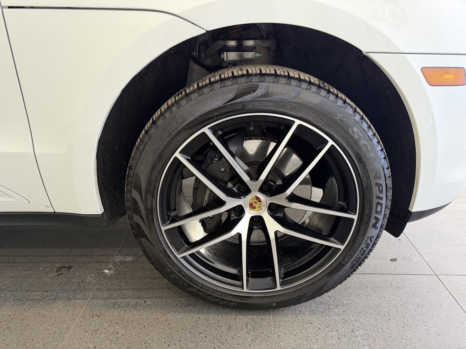 Used 2025 Porsche Macan image 13