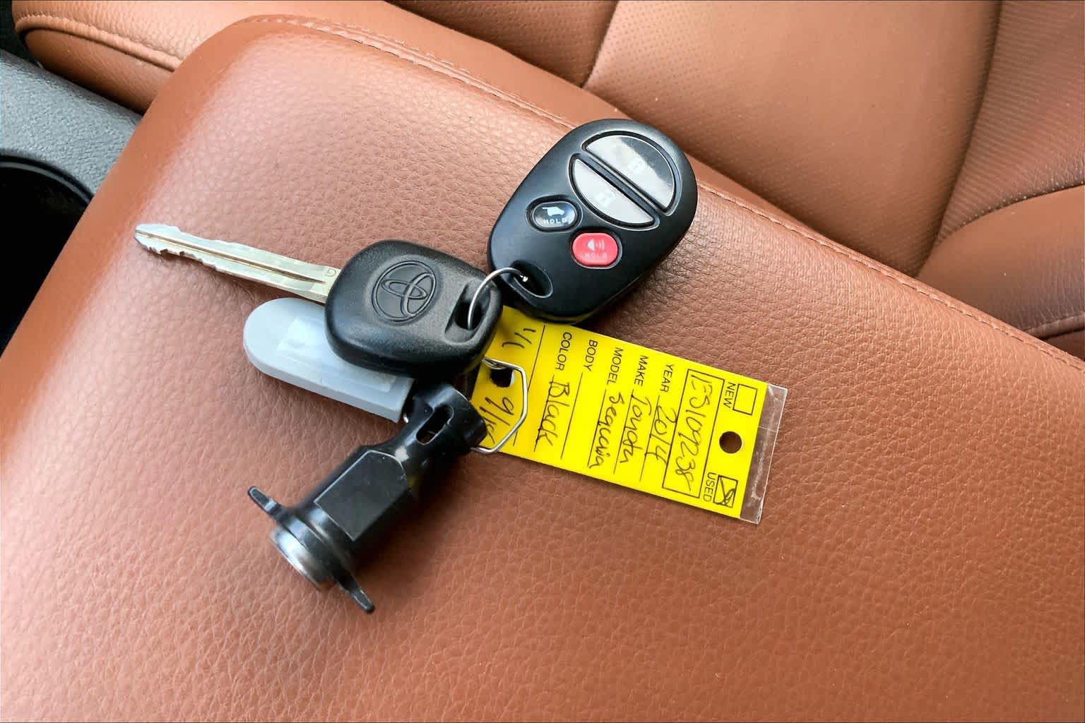 Used 2014 Toyota Sequoia Platinum AWD/4WD image 15