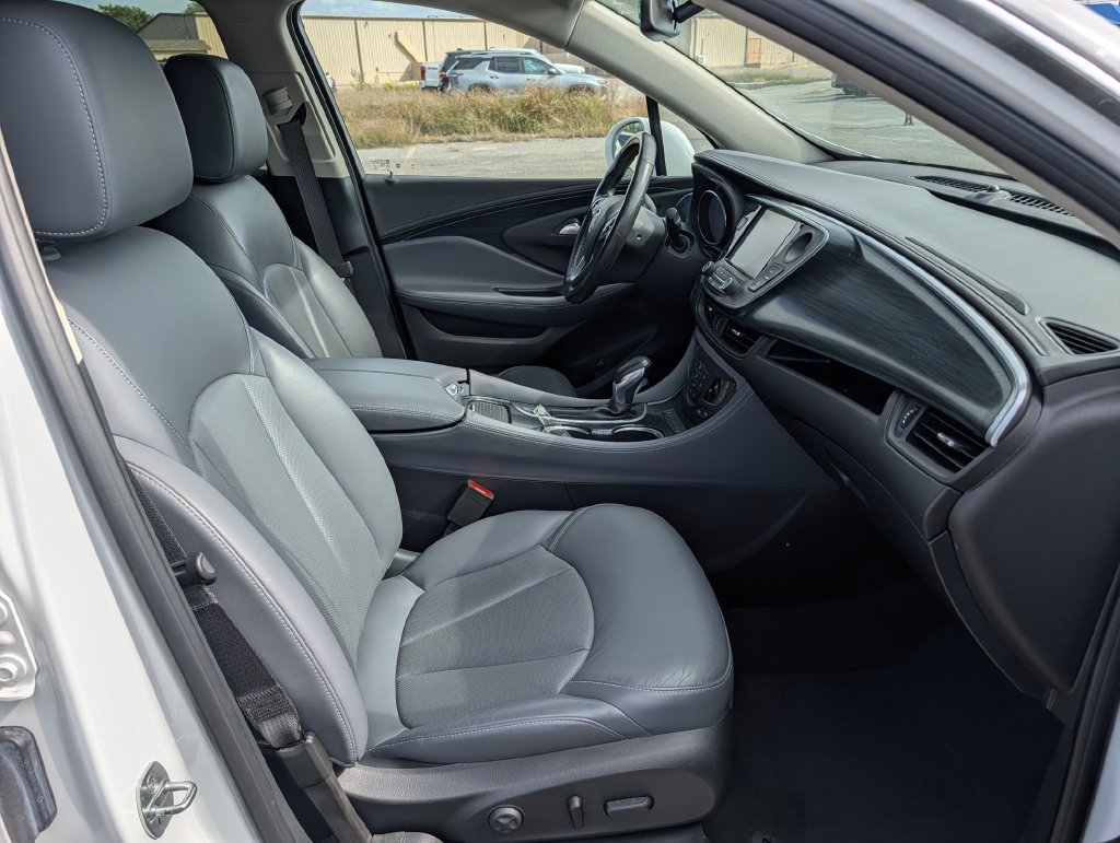 Used 2020 Buick Envision Essence FWD image 32