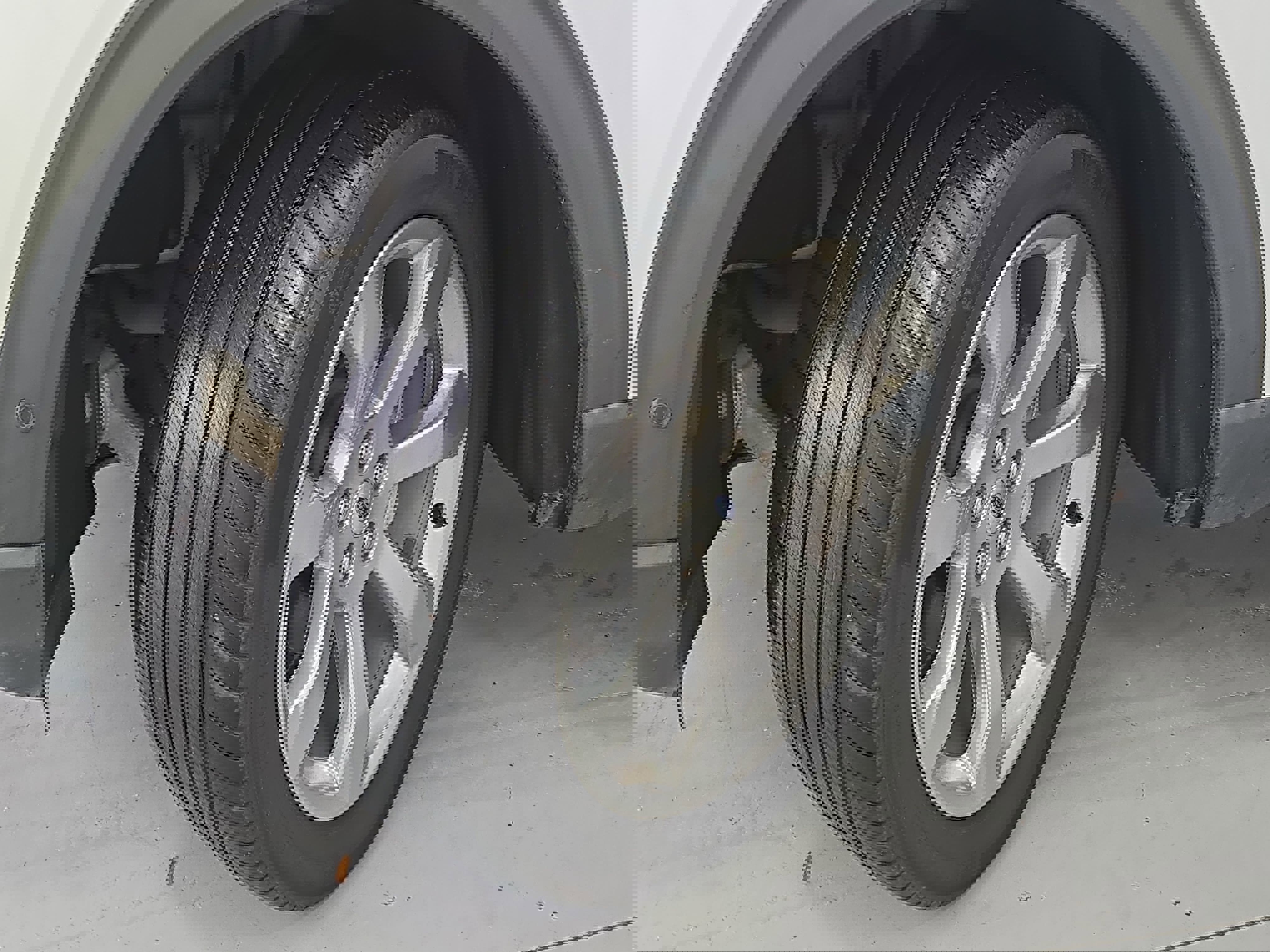 Used 2020 Ford Explorer Platinum w/ Premium Technology Package image 34