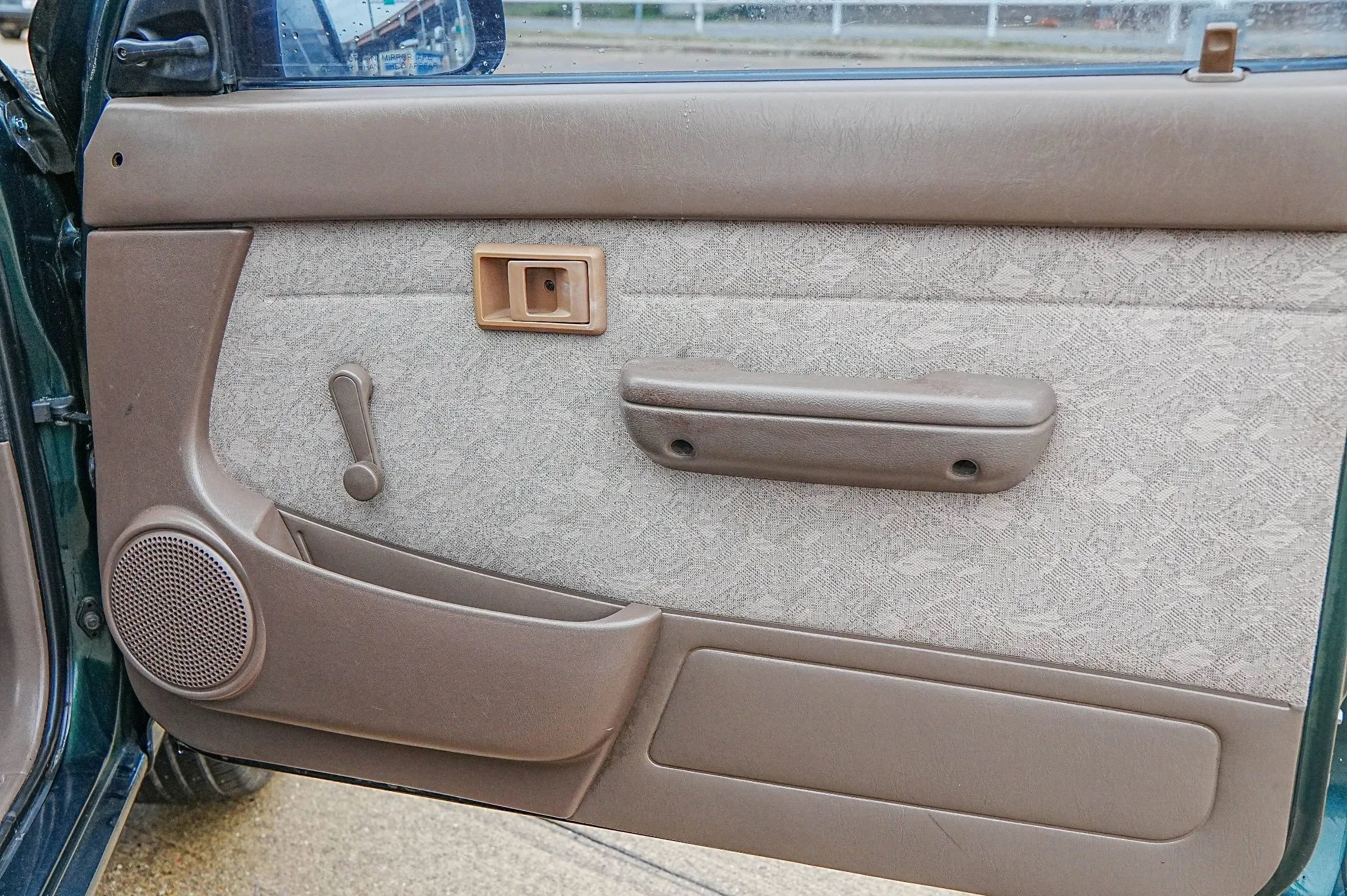 Used 2000 Toyota Tacoma 2WD Regular Cab image 38