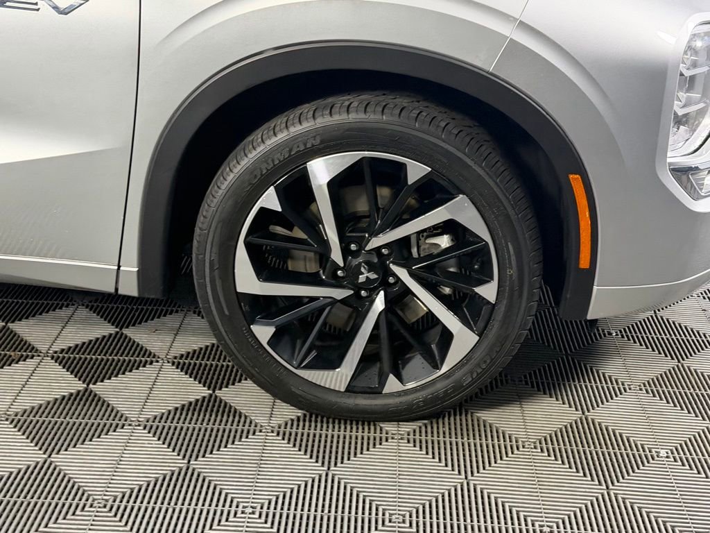 Used 2024 Mitsubishi Outlander SEL AWD/4WD image 13