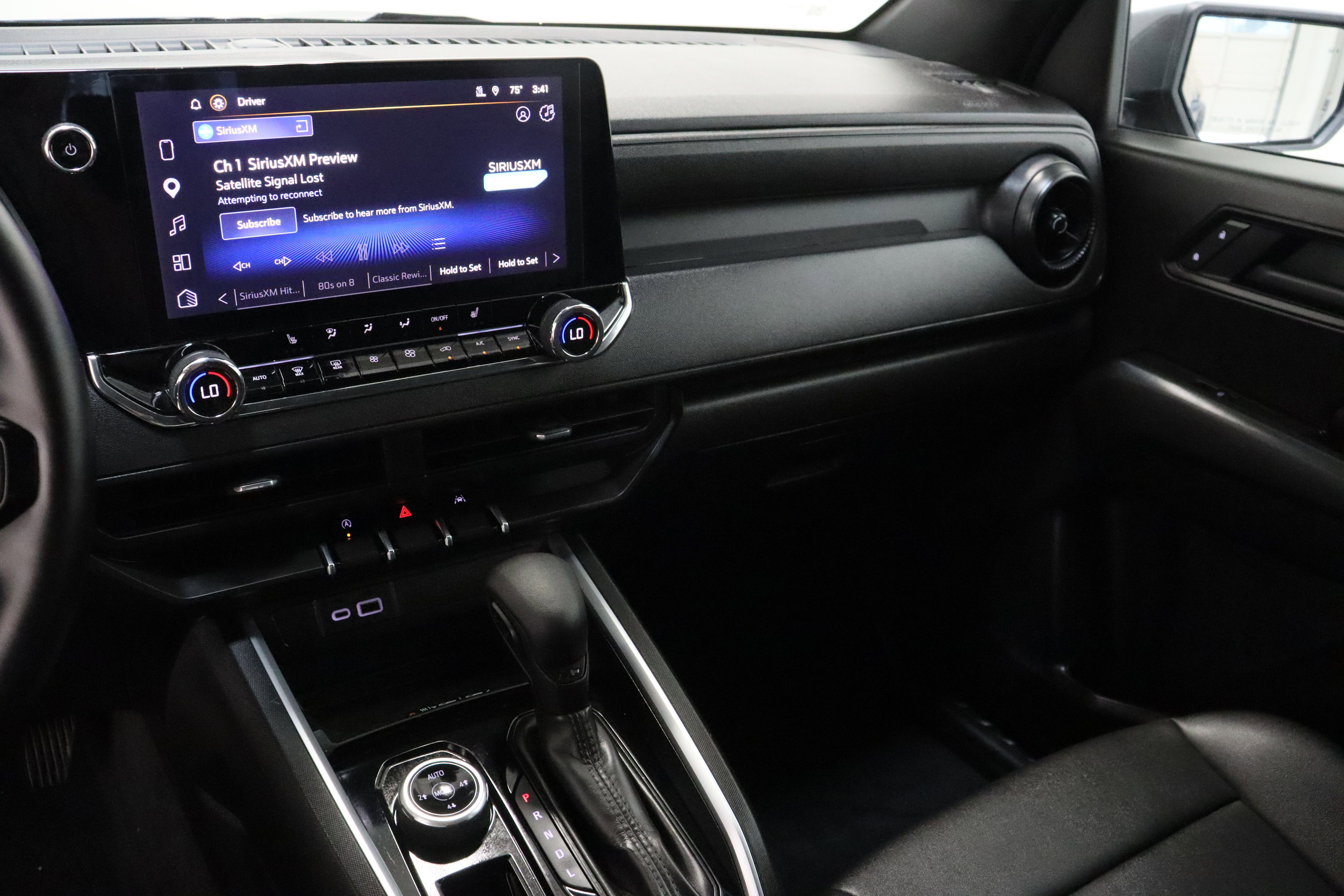 Used 2025 Chevrolet Colorado Trail Boss image 16