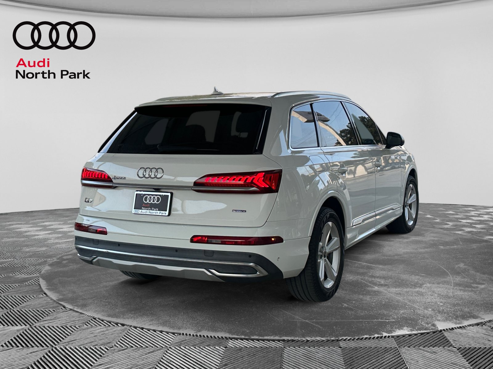 Used 2021 Audi Q7 2.0T Premium w/ Convenience Package AWD/4WD image 5