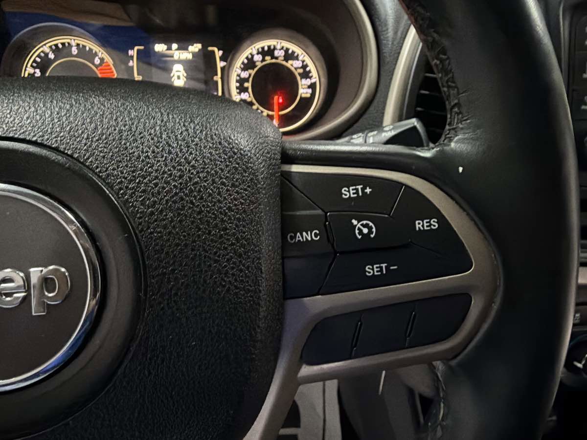 Used 2017 Jeep Cherokee Altitude image 17