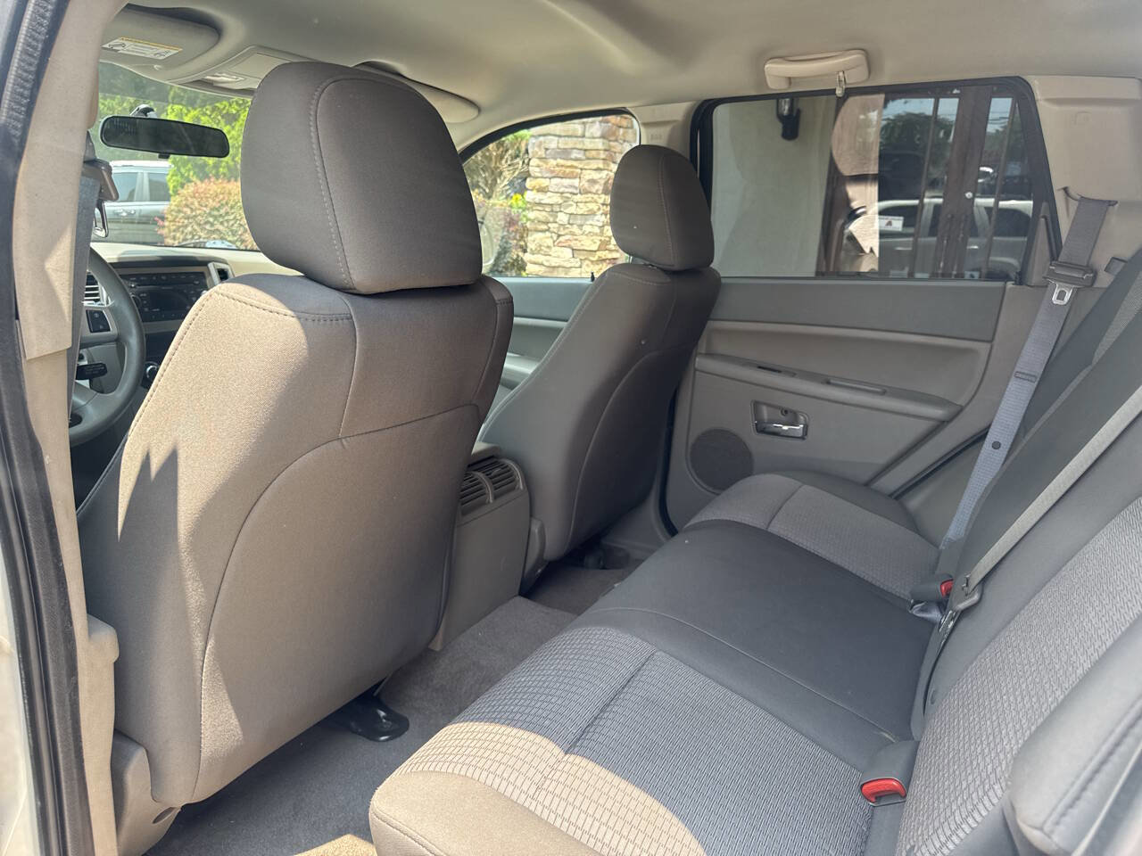 Used 2009 Jeep Grand Cherokee Laredo AWD/4WD image 10