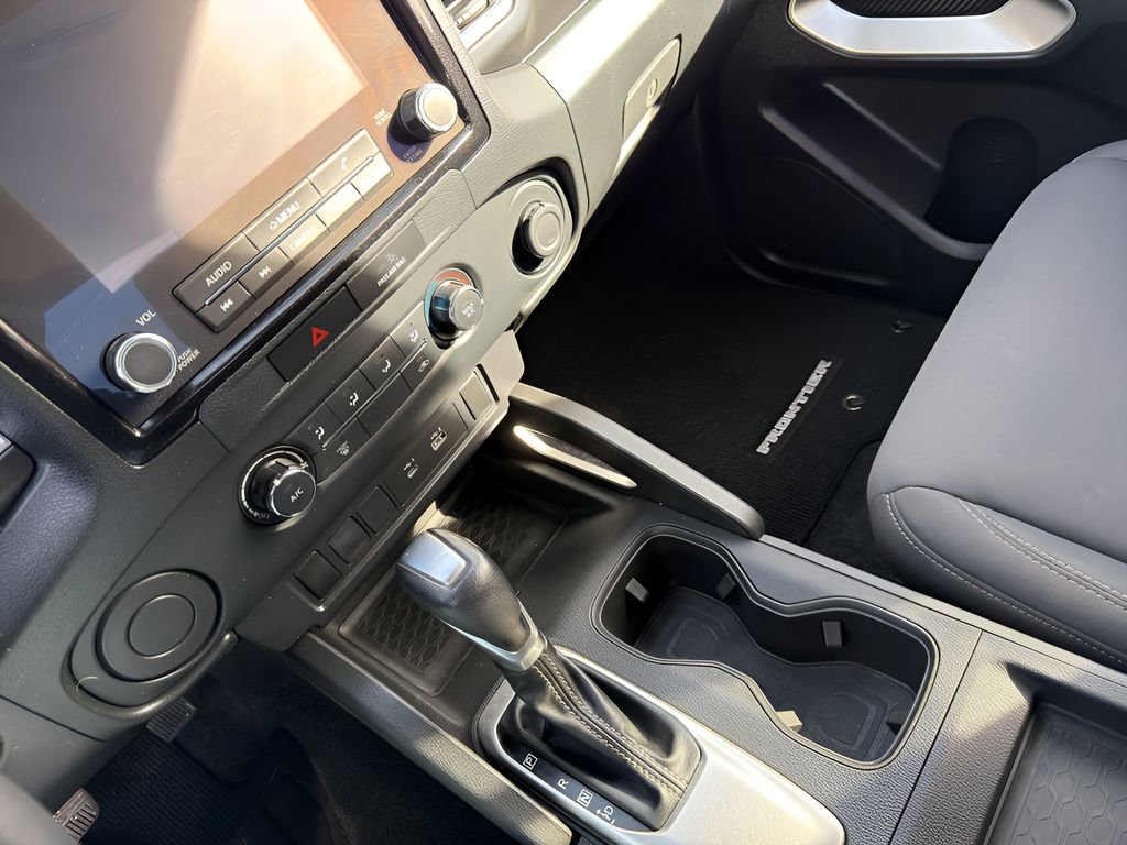Used 2022 Nissan Frontier SV image 23