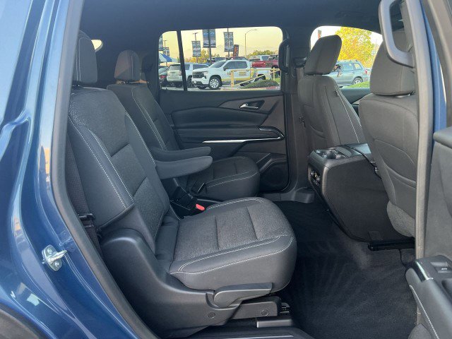 Used 2025 Chevrolet Traverse LT image 27