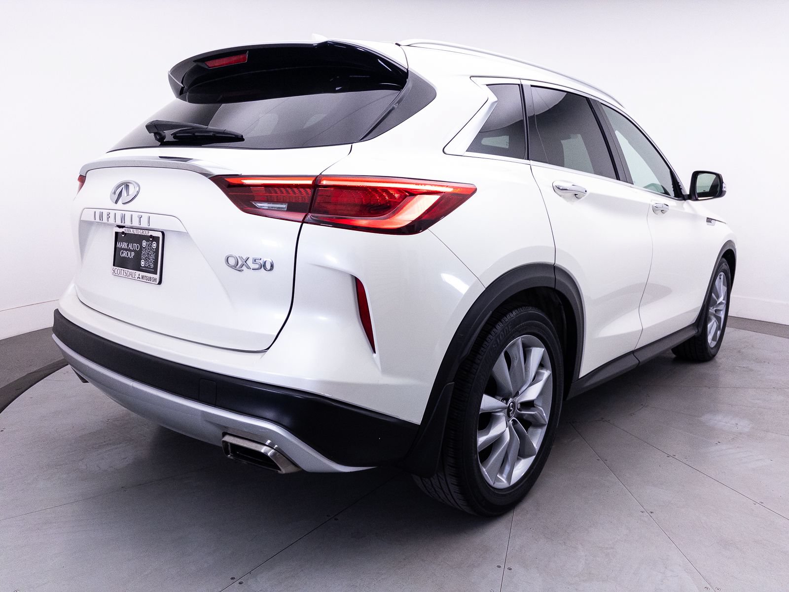 Used 2019 INFINITI QX50 Luxe w/ Cargo Package FWD image 16