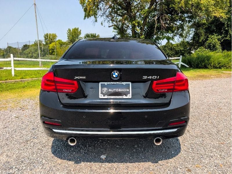 Used 2018 BMW 340i xDrive Sedan AWD/4WD image 6