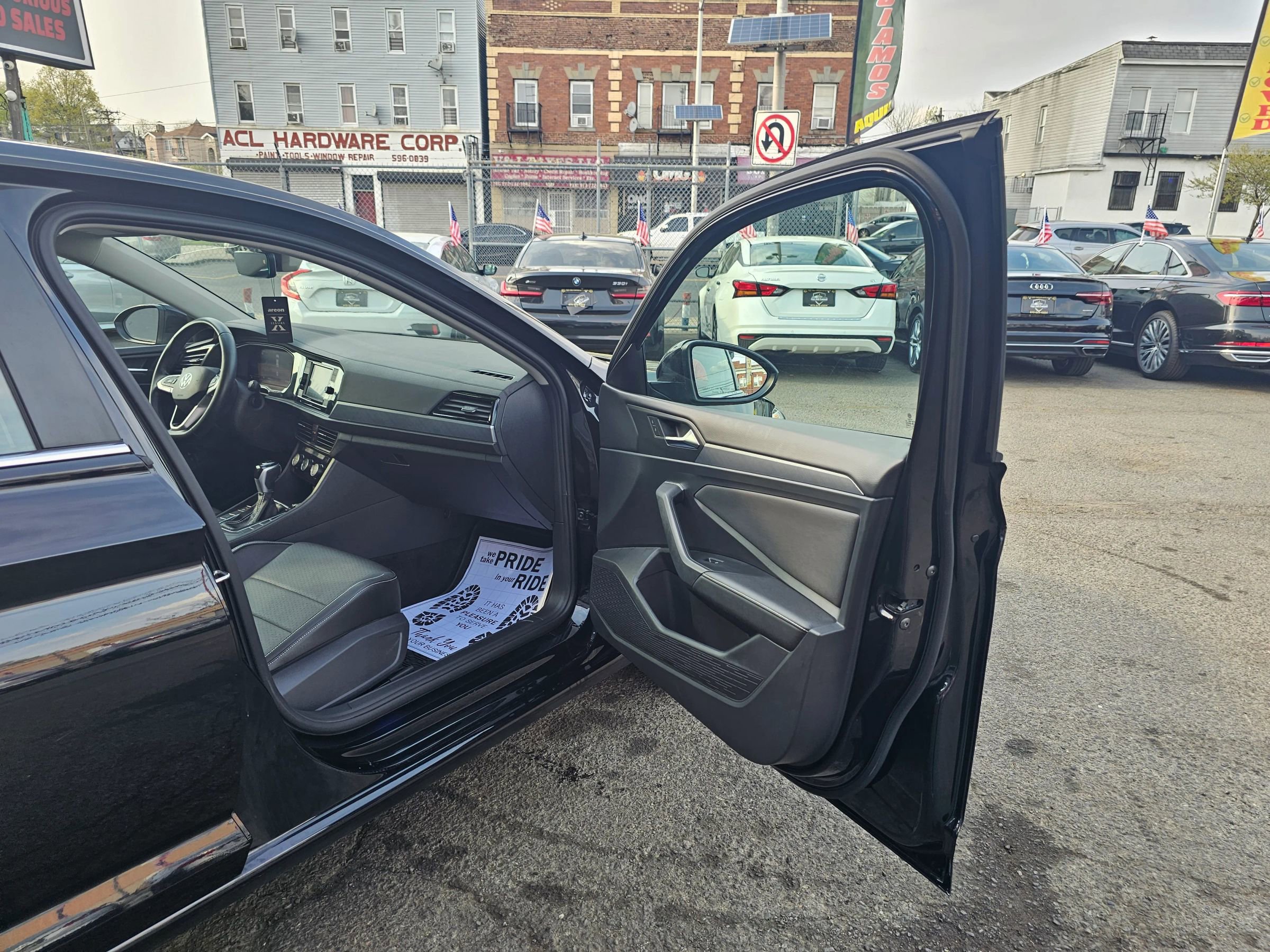 Used 2022 Volkswagen Jetta SE image 11