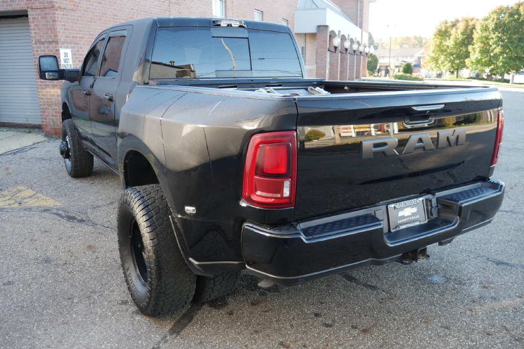 Used 2025 RAM 3500 Laramie AWD/4WD image 6