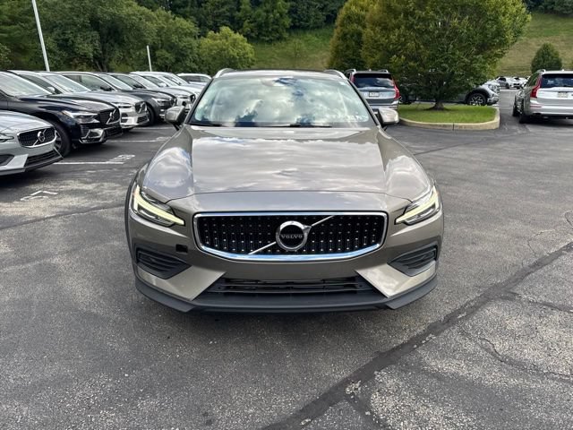 Used 2020 Volvo V60 T5 Cross Country AWD/4WD image 8