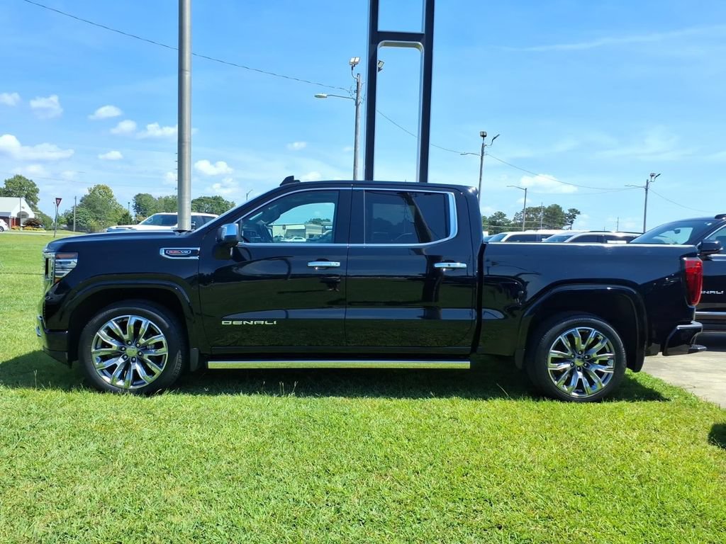 Used 2024 GMC Sierra 1500 Denali AWD/4WD image 4