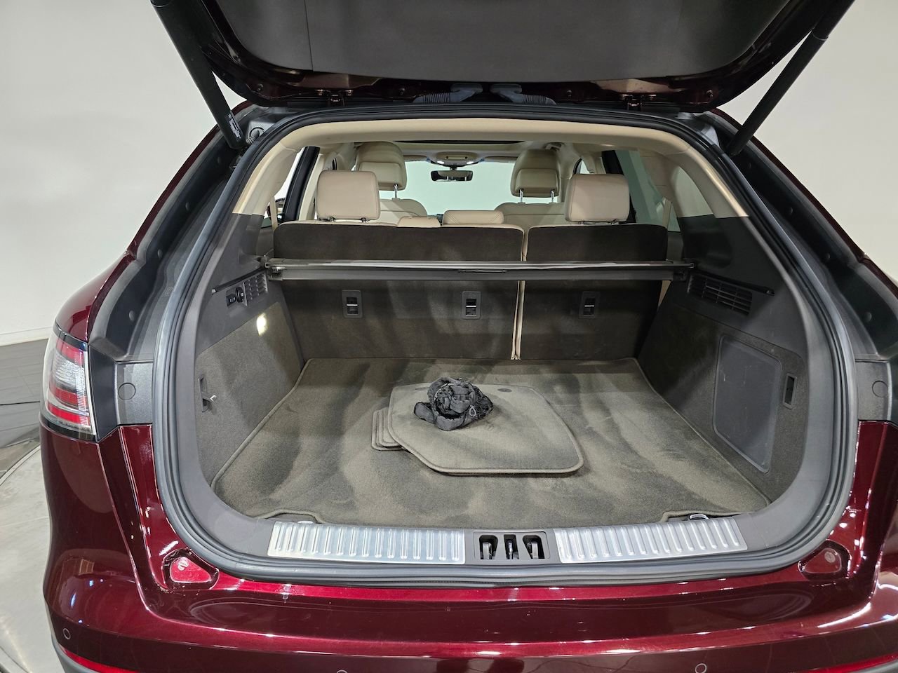 Used 2019 Lincoln Nautilus Reserve w/ Driver Assistance Package image 34