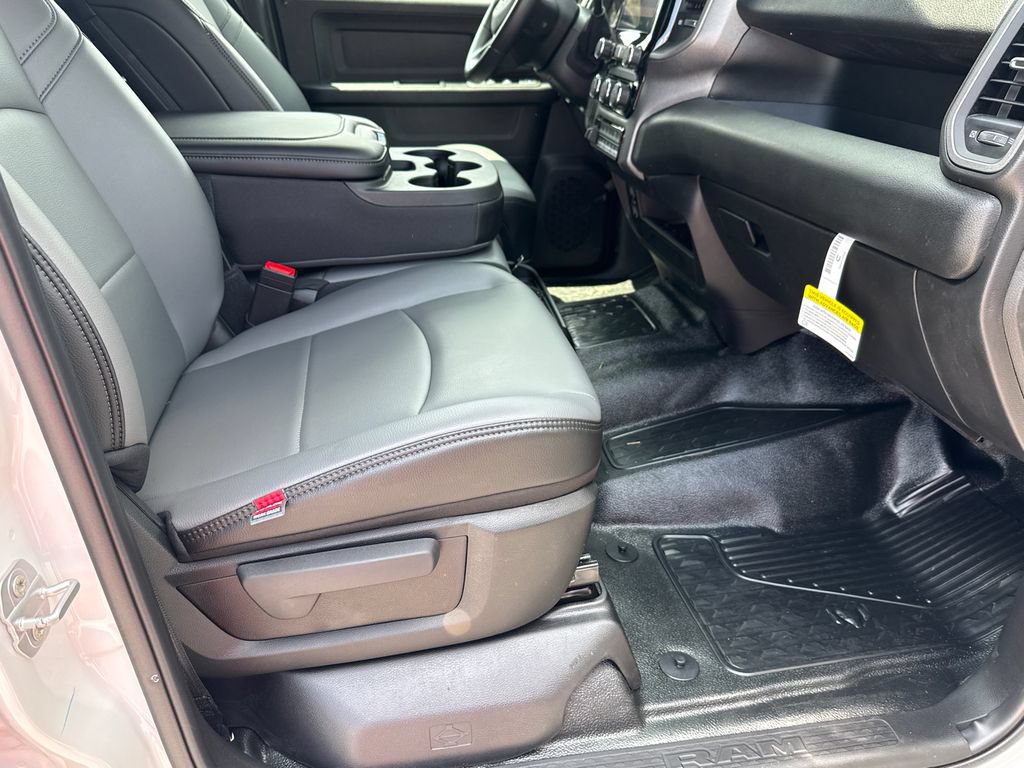 New 2026 RAM 5500 Tradesman AWD/4WD image 14