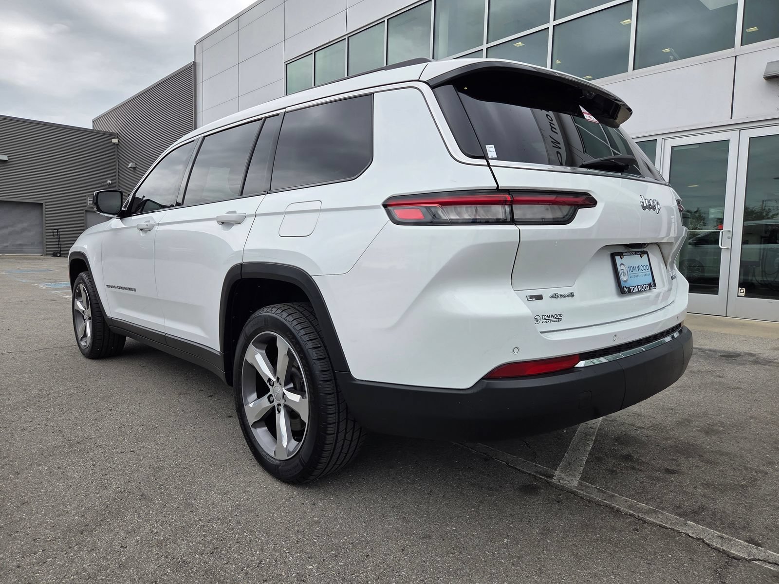 Used 2022 Jeep Grand Cherokee L Limited w/ Luxury Tech Group II AWD/4WD image 10